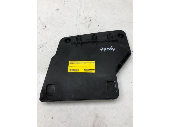 Gebrauchte Abdeckblech Motor Mercedes S (222.0/222.1) 3.0 S-400d 4-Matic Preis € 51,45 Margenregelung angeboten von Wessel Parts & Service B.V.