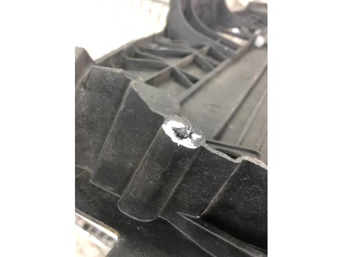 Begagnade Front Mercedes S (222.0/222.1) 3.0 S-400d 4-Matic Pris € 72,45 Marginaltabell erbjuds av Wessel Parts & Service B.V.