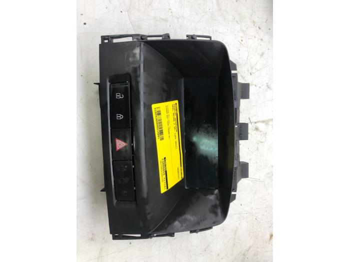 Begagnade Innerdisplay Opel Astra J Sports Tourer (PD8/PE8/PF8) 1.6 16V Pris € 72,45 Marginaltabell erbjuds av Wessel Parts & Service B.V.