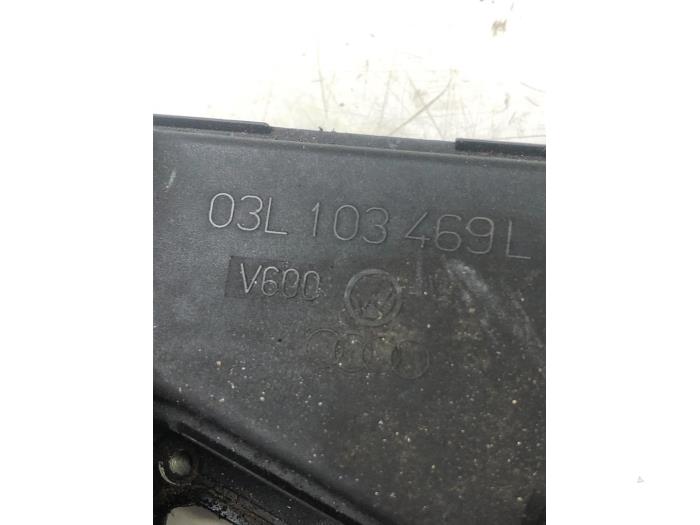 Usagé Couvercle soupapes Audi Q5 (8RB) Prix € 61,95 Règlement à la marge proposé par Wessel Parts & Service B.V.