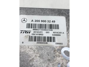 Usados Bomba ABS Mercedes C Estate (S205) C-300 e 2.0 16V Precio € 399,00 Norma de margen ofrecido por Autobedrijf G.H. Wessel B.V.