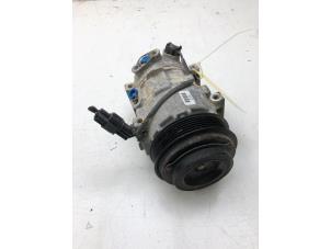 Used Air conditioning pump Kia Stonic (YB) 1.2 MPI 16V Price on request offered by Autobedrijf G.H. Wessel B.V.