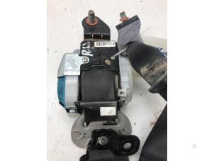 Used Rear seatbelt tensioner, right Kia Stonic (YB) 1.0i T-GDi 12V Price € 89,00 Margin scheme offered by Autobedrijf G.H. Wessel B.V.