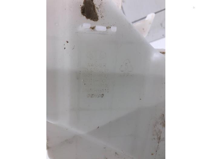 Réservoir lave-glace avant d'un Kia Rio IV (YB) 1.0i T-GDi 100 12V 2019