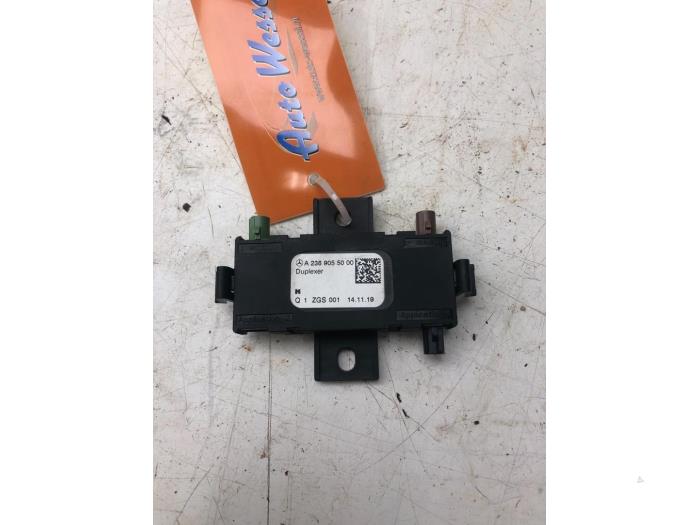Używane Antena (rózne) Mercedes C Estate (S205) C-220d 2.0 Turbo 16V Cena € 51,45 Procedura marży oferowane przez Wessel Parts & Service B.V.