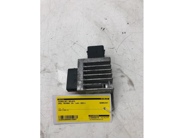 Glow plug relay from a Opel Movano 2.3 CDTi Biturbo 16V FWD 2021