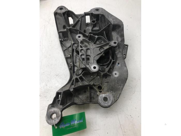 Gearbox mount from a Audi A8 (D4) 3.0 TDI V6 24V Quattro 2012