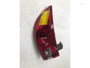 Used Taillight, left Renault Clio IV (5R) 1.5 Energy dCi 90 FAP Price € 49,00 Margin scheme offered by Autobedrijf G.H. Wessel B.V.
