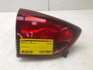 Used Taillight, left Renault Clio IV Estate/Grandtour (7R) 0.9 Energy TCE 90 12V Price € 29,00 Margin scheme offered by Autobedrijf G.H. Wessel B.V.