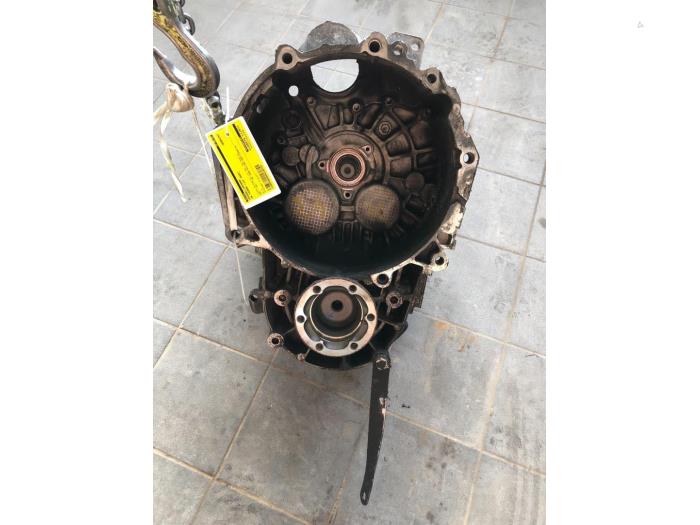 Gearbox from a Volkswagen Touran (1T1/T2) 2.0 TDI 16V 140 2005