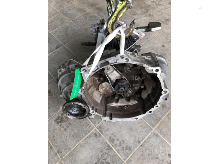 Usagé Boîte de vitesse Audi A3 Sportback (8VA/8VF) 1.6 TDI Ultra 16V Prix € 838,95 Règlement à la marge proposé par Wessel Parts & Service B.V.