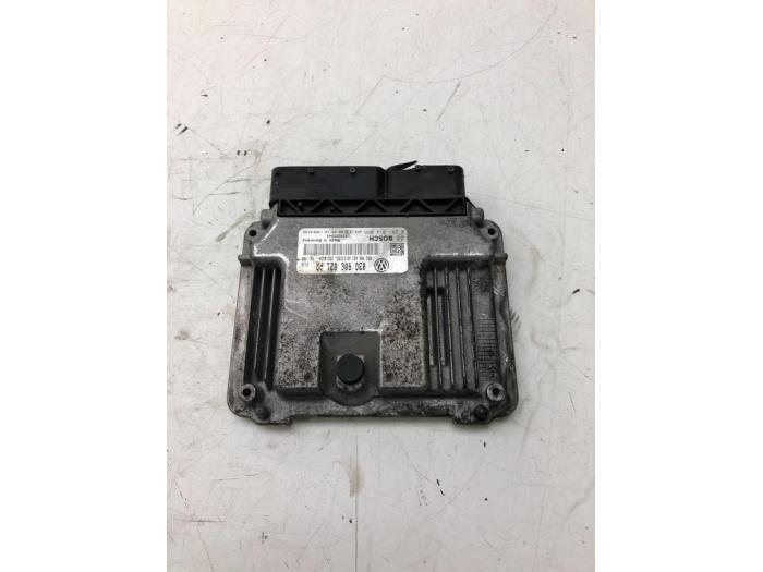 Engine management computer from a Volkswagen Golf V (1K1) 2.0 TDI DPF 2008