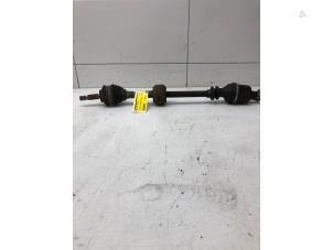 Used Front drive shaft, right Renault Clio II (BB/CB) 1.2 16V Price € 45,00 Margin scheme offered by Autobedrijf G.H. Wessel B.V.