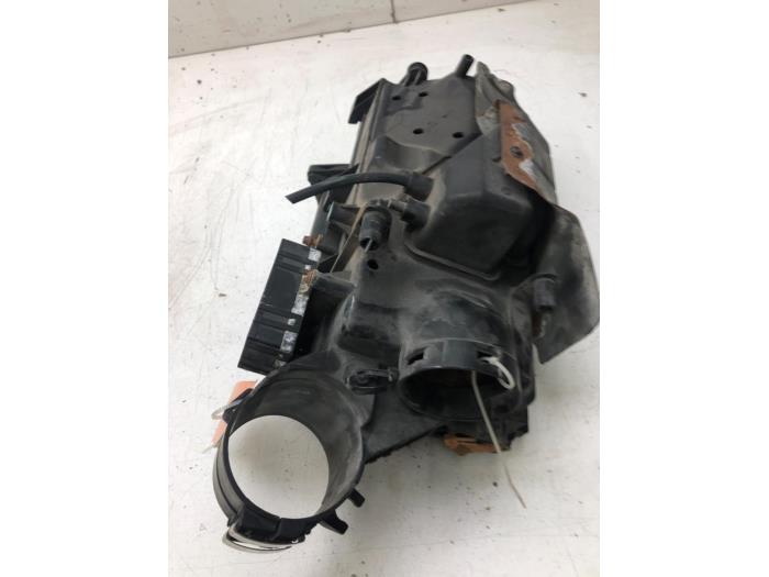 Begagnade Luftfilterhus Mercedes B (W245) 2.0 B-180 CDI 16V Pris € 40,95 Marginaltabell erbjuds av Wessel Parts & Service B.V.