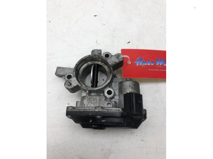 Usagé Boitier papillon Opel Corsa D Prix € 40,95 Règlement à la marge proposé par Wessel Parts & Service B.V.