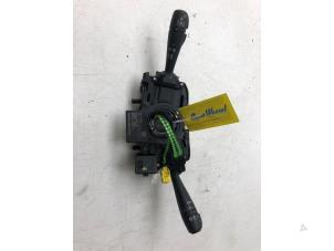 Used Steering column stalk Renault Twingo III (AH) 0.9 Energy TCE 93 12V Price € 99,00 Margin scheme offered by Autobedrijf G.H. Wessel B.V.