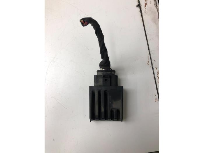 Usagé Module pompe carburant Audi Q3 (F3B) 2.0 35 TDI 16V Quattro Prix € 51,45 Règlement à la marge proposé par Wessel Parts & Service B.V.