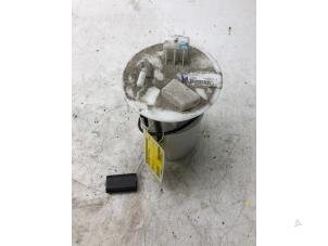 Used Electric fuel pump Renault Twingo III (AH) 0.9 Energy TCE 93 12V Price € 49,00 Margin scheme offered by Autobedrijf G.H. Wessel B.V.