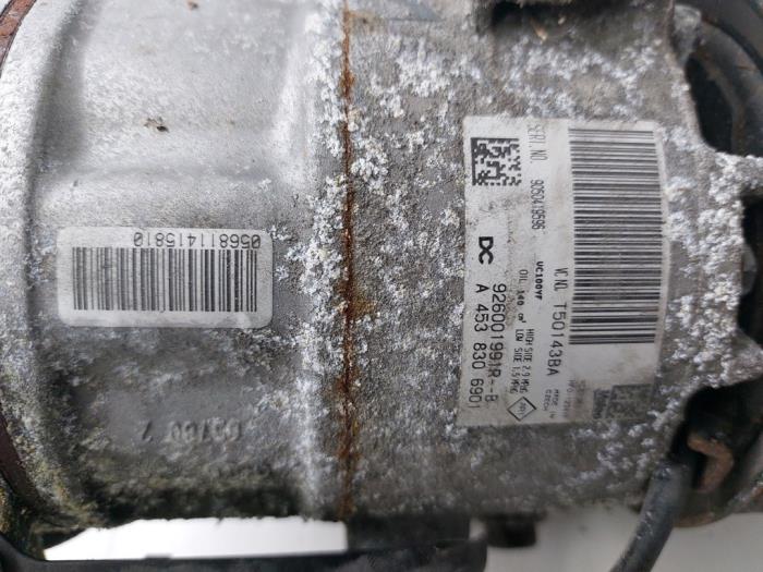 Air conditioning pump from a Renault Twingo III (AH) 0.9 Energy TCE 93 12V 2019