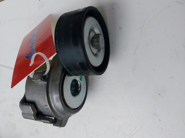 Usados Rodillo tensor correa múltiple Opel Crossland (X) 1.2 Turbo 12V Precio € 30,45 Norma de margen ofrecido por Wessel Parts & Service B.V.