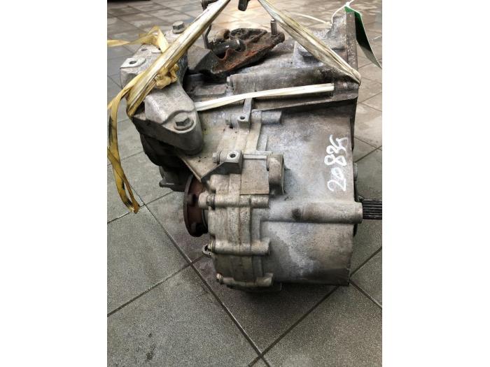 Gearbox from a Volkswagen Touran (1T1/T2) 2.0 TDI 16V 136 2004