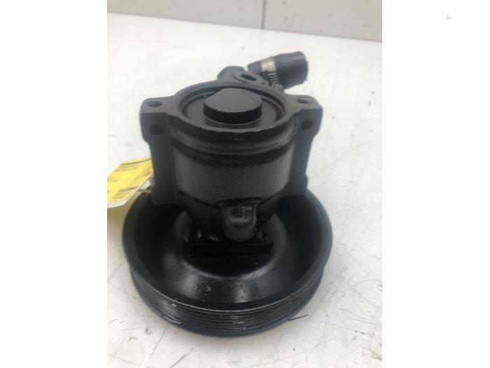 Usagé Pompe de direction Renault Twingo II (CN) 1.2 16V Prix € 40,95 Règlement à la marge proposé par Wessel Parts & Service B.V.