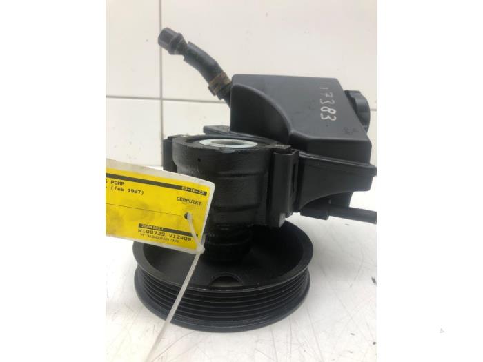 Usagé Pompe de direction Renault Laguna Prix € 40,95 Règlement à la marge proposé par Wessel Parts & Service B.V.