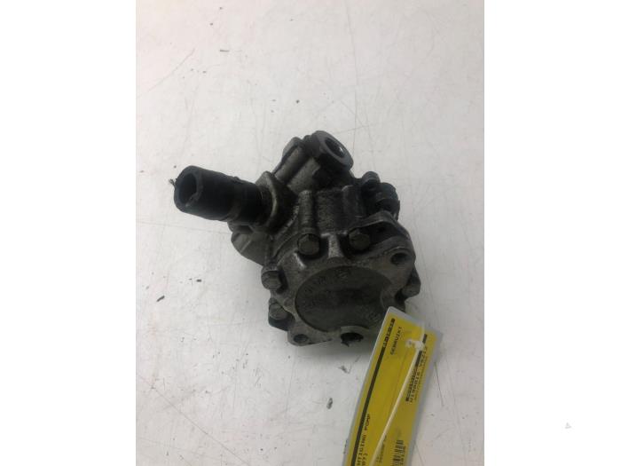 Usagé Pompe de direction Audi A4 Avant (B7) 2.0 TDI Prix € 40,95 Règlement à la marge proposé par Wessel Parts & Service B.V.