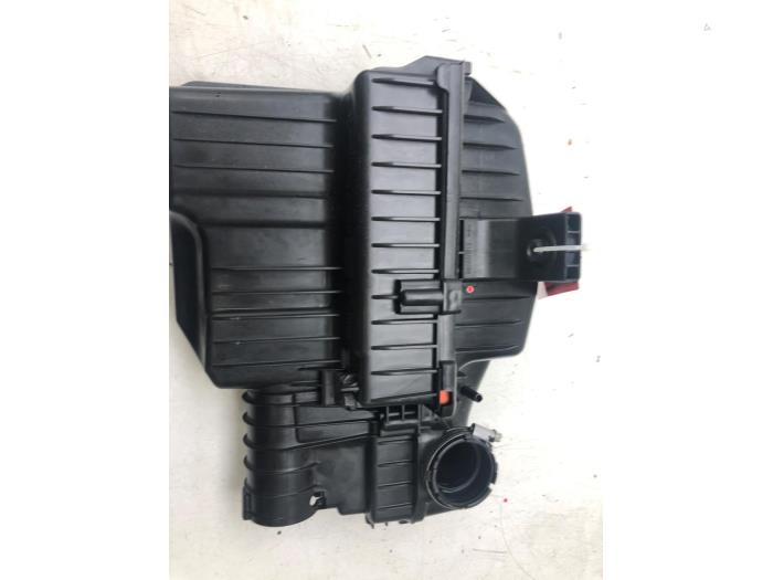 Begagnade Luftfilterhus Opel Corsa F (UB/UH/UP) 1.2 12V 75 Pris € 93,45 Marginaltabell erbjuds av Wessel Parts & Service B.V.