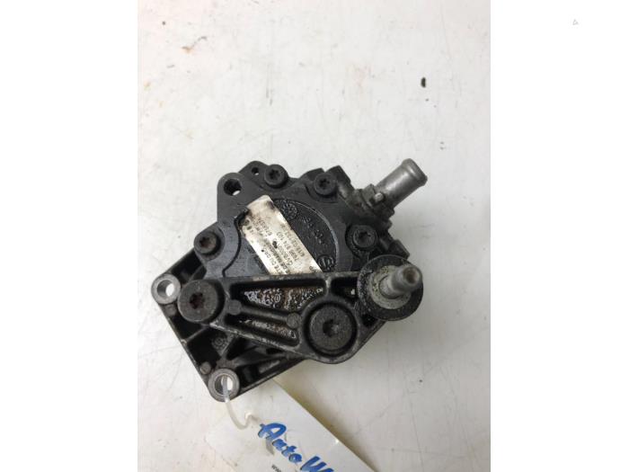 Usagé Pompe de direction Landrover Range Rover III (LM) 4.4 V8 32V Prix € 61,95 Règlement à la marge proposé par Wessel Parts & Service B.V.
