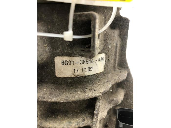 Power steering pump from a Ford Galaxy (WA6) 2.0 TDCi 16V 140 2010