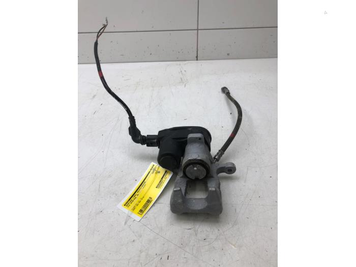Rear brake calliper, right from a Kia Sportage (QL) 1.6 GDI 16V 4x2 2019
