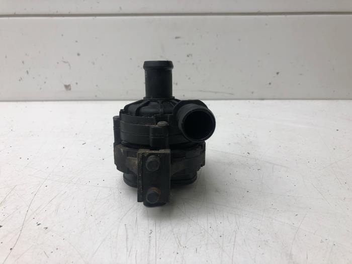 Begagnade Vattenpump Skoda Superb (3V3) 2.0 TDI Pris € 51,45 Marginaltabell erbjuds av Wessel Parts & Service B.V.