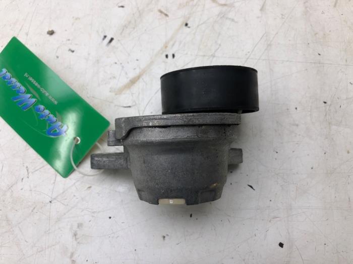 Usados Rodillo tensor correa múltiple Skoda Superb (3V3) 2.0 TDI Precio € 36,75 Norma de margen ofrecido por Wessel Parts & Service B.V.