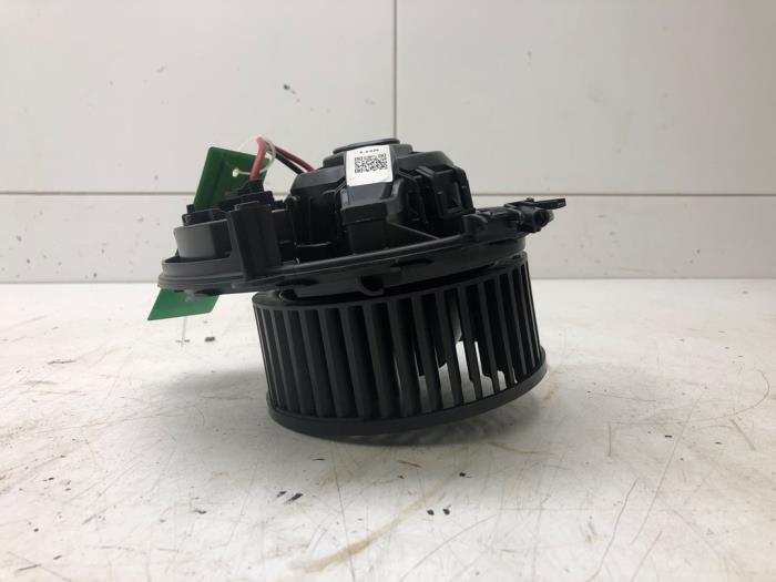 Motor de ventilador de calefactor de un Skoda Superb (3V3) 2.0 TDI 2019