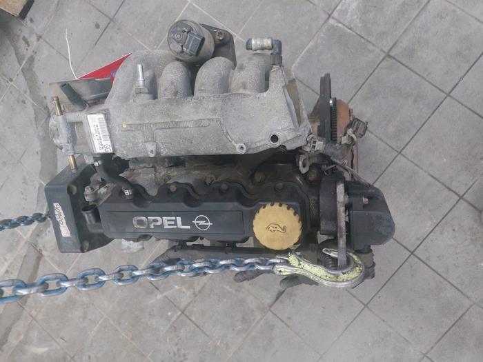 Motor from a Opel Astra G Caravan (F35) 1.6 GL,Club,Sport,CDX 2004