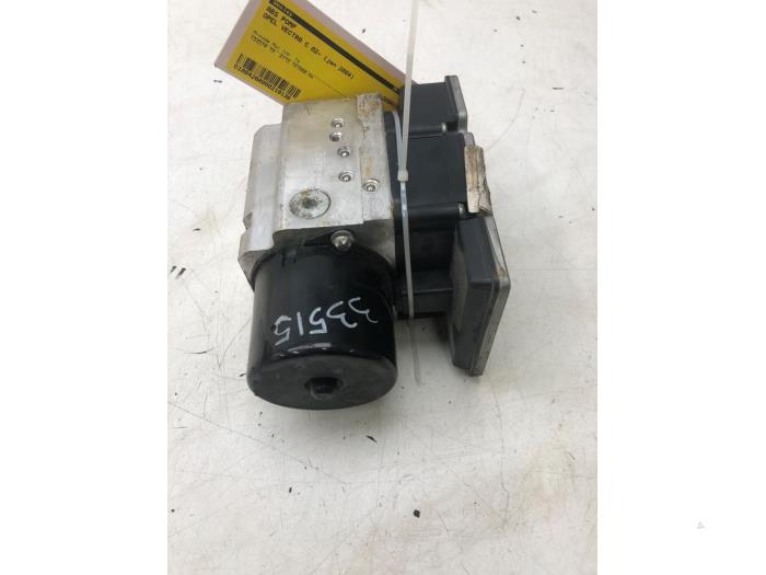 Używane Pompa ABS Opel Vectra C Caravan 2.2 DTI 16V Cena € 40,95 Procedura marży oferowane przez Wessel Parts & Service B.V.