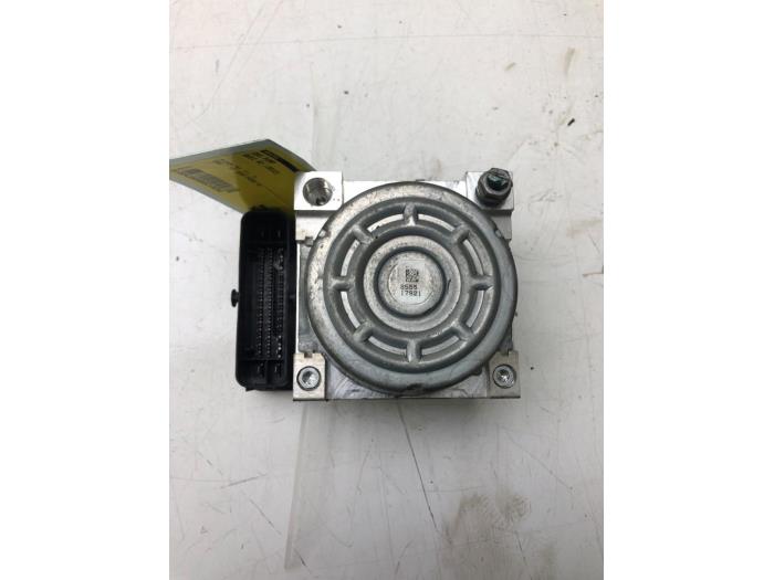 Begagnade ABS-pump Audi A3 (8V1/8VK) 2.0 TDI 16V Pris € 183,75 Marginaltabell erbjuds av Wessel Parts & Service B.V.