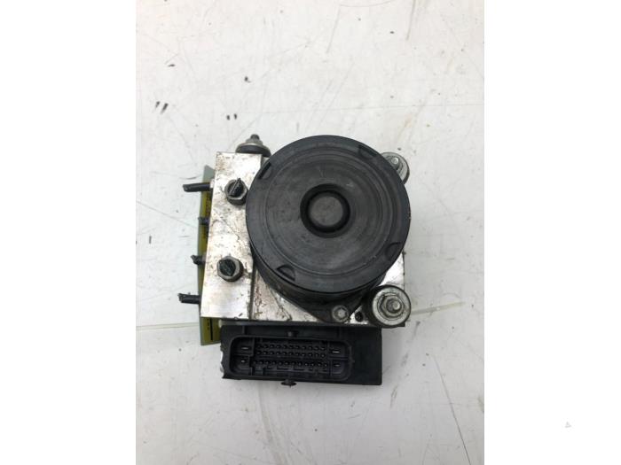 Używane Pompa ABS Audi A1 (8X1/8XK) 1.6 TDI 16V Cena € 82,95 Procedura marży oferowane przez Wessel Parts & Service B.V.