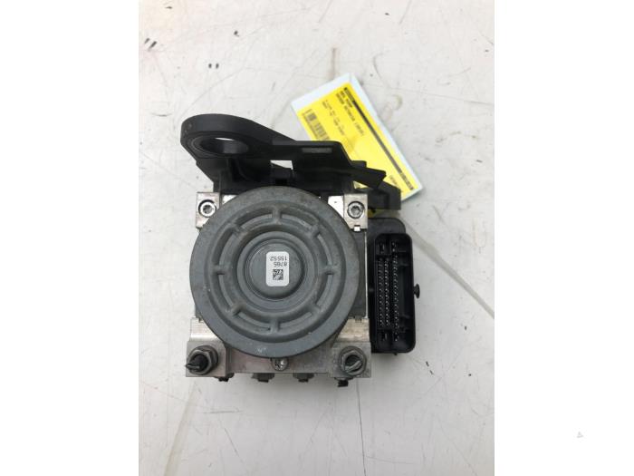 Usagé Pompe ABS Skoda Octavia Combi (5EAC) 1.6 TDI Greenline 16V Prix € 183,75 Règlement à la marge proposé par Wessel Parts & Service B.V.