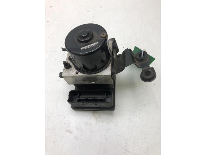Begagnade ABS-pump Skoda Octavia Combi (1U5) 1.9 TDi 110 Pris € 51,45 Marginaltabell erbjuds av Wessel Parts & Service B.V.