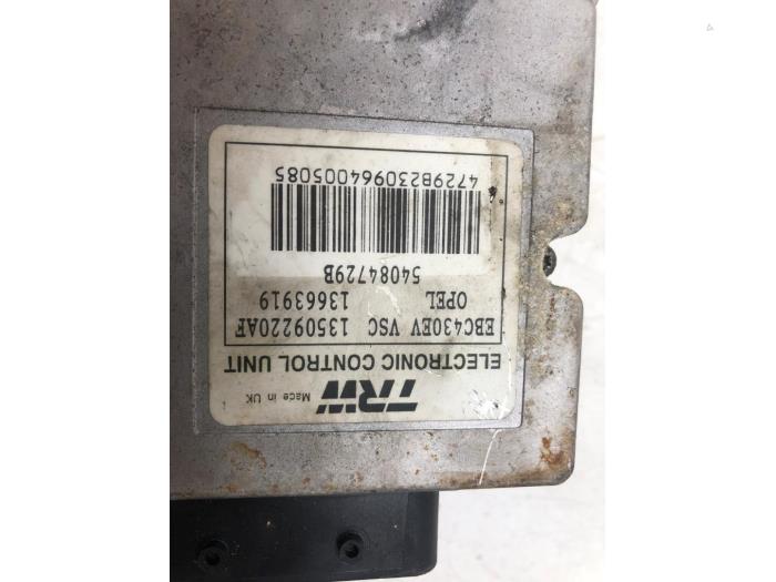 Usagé Bloc ABS Opel Signum (F48) 3.0 CDTI V6 24V Prix € 93,45 Règlement à la marge proposé par Wessel Parts & Service B.V.