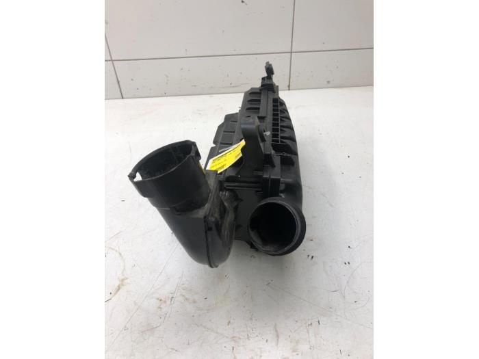 Begagnade Luftfilterhus Opel Corsa F (UB/UH/UP) 1.2 Turbo 12V 100 Pris € 30,45 Marginaltabell erbjuds av Wessel Parts & Service B.V.