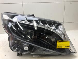 Używane Reflektor prawy Mercedes EQV 300 Cena na żądanie oferowane przez Autobedrijf G.H. Wessel B.V.