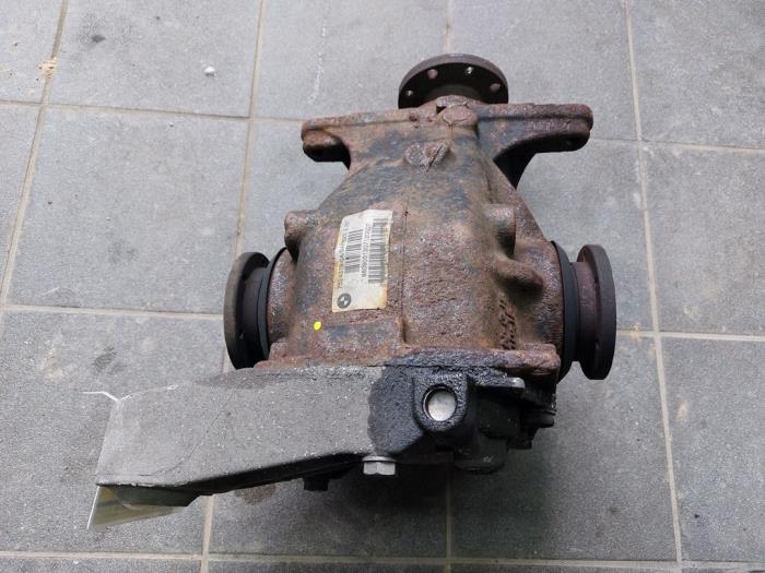 Rear differential from a BMW 1 serie (E81) 118i 16V 2010