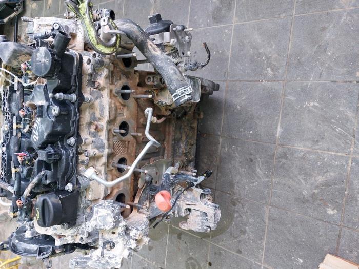 Engine from a Peugeot 2008 (CU) 1.5 BlueHDi 120 2019