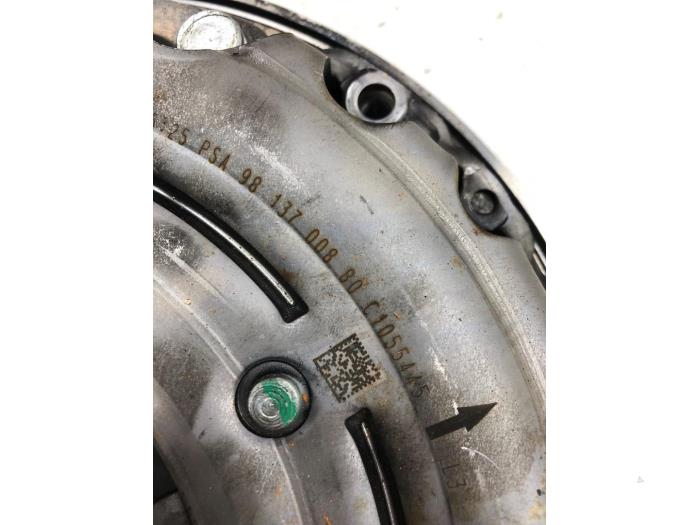 Gebrauchte Schwungrad Opel Corsa F (UB/UH/UP) 1.2 Turbo 12V 100 Preis € 261,45 Margenregelung angeboten von Wessel Parts & Service B.V.