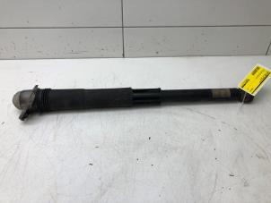 Used Rear shock absorber, right Seat Leon (5FB) 1.6 TDI 16V Price € 39,00 Margin scheme offered by Autobedrijf G.H. Wessel B.V.