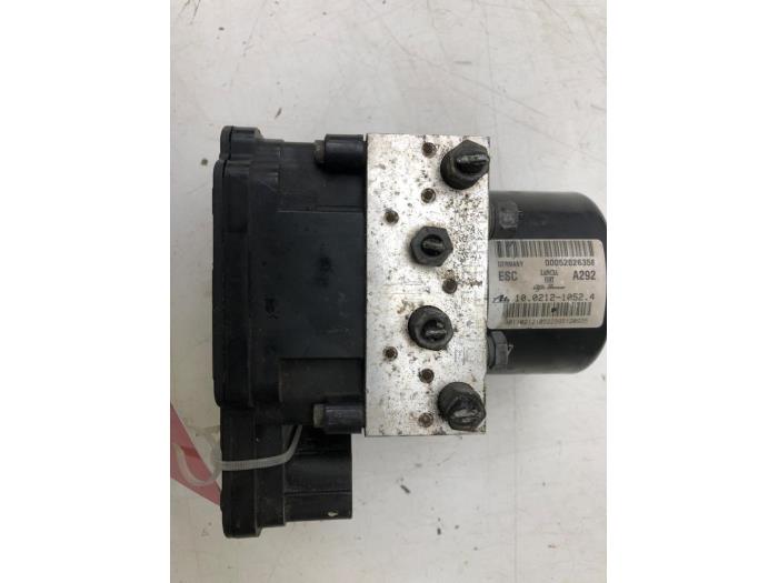 Begagnade ABS-pump Opel Combo 1.6 CDTI 16V Pris € 156,45 Marginaltabell erbjuds av Wessel Parts & Service B.V.