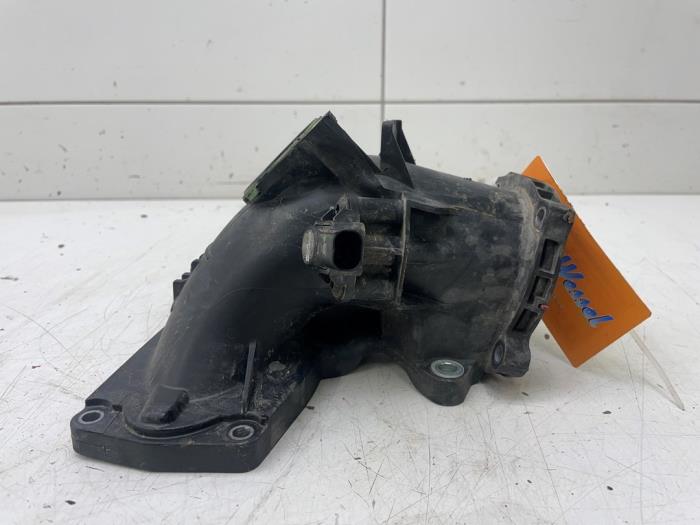 Intake manifold from a Mercedes-Benz Sprinter 3,5t (907.6/910.6) 314 CDI 2.1 D RWD 2021